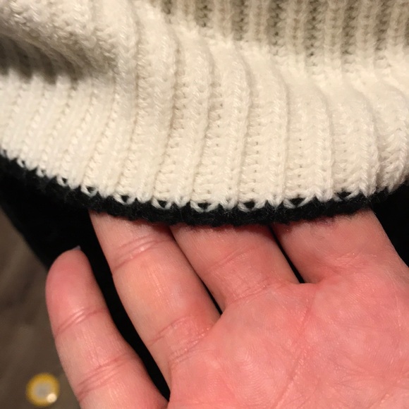 NWT Cremieux Cream Sweater with Black Velvet Bows - Picture 2 of 4